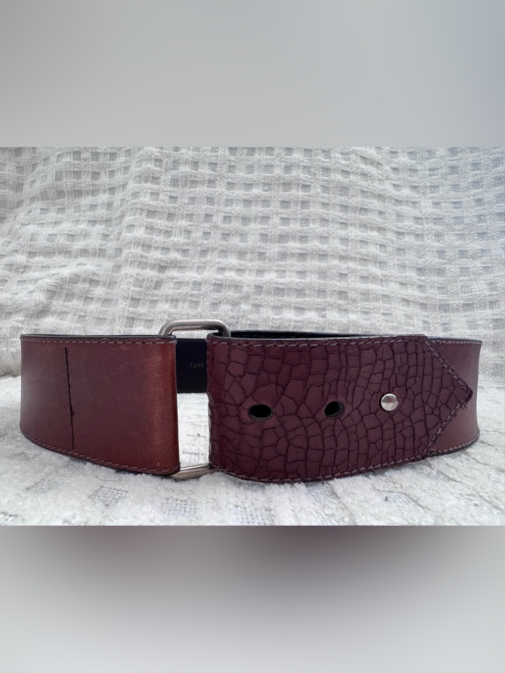 Vintage Womens Pierre Cardin Textured Brown Leather Belt Sm-Md